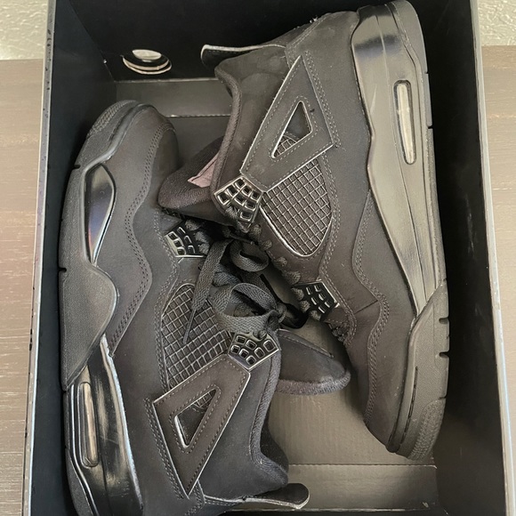Air Jordan 4 Retro - Picture 7 of 10